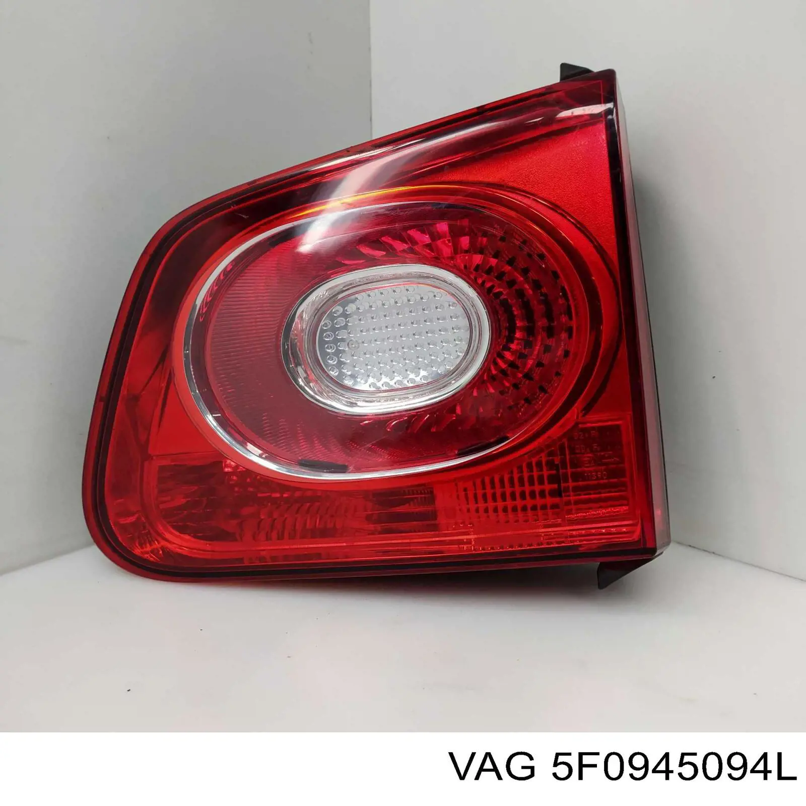 5F0945094L VAG Lanterna traseira direita interna