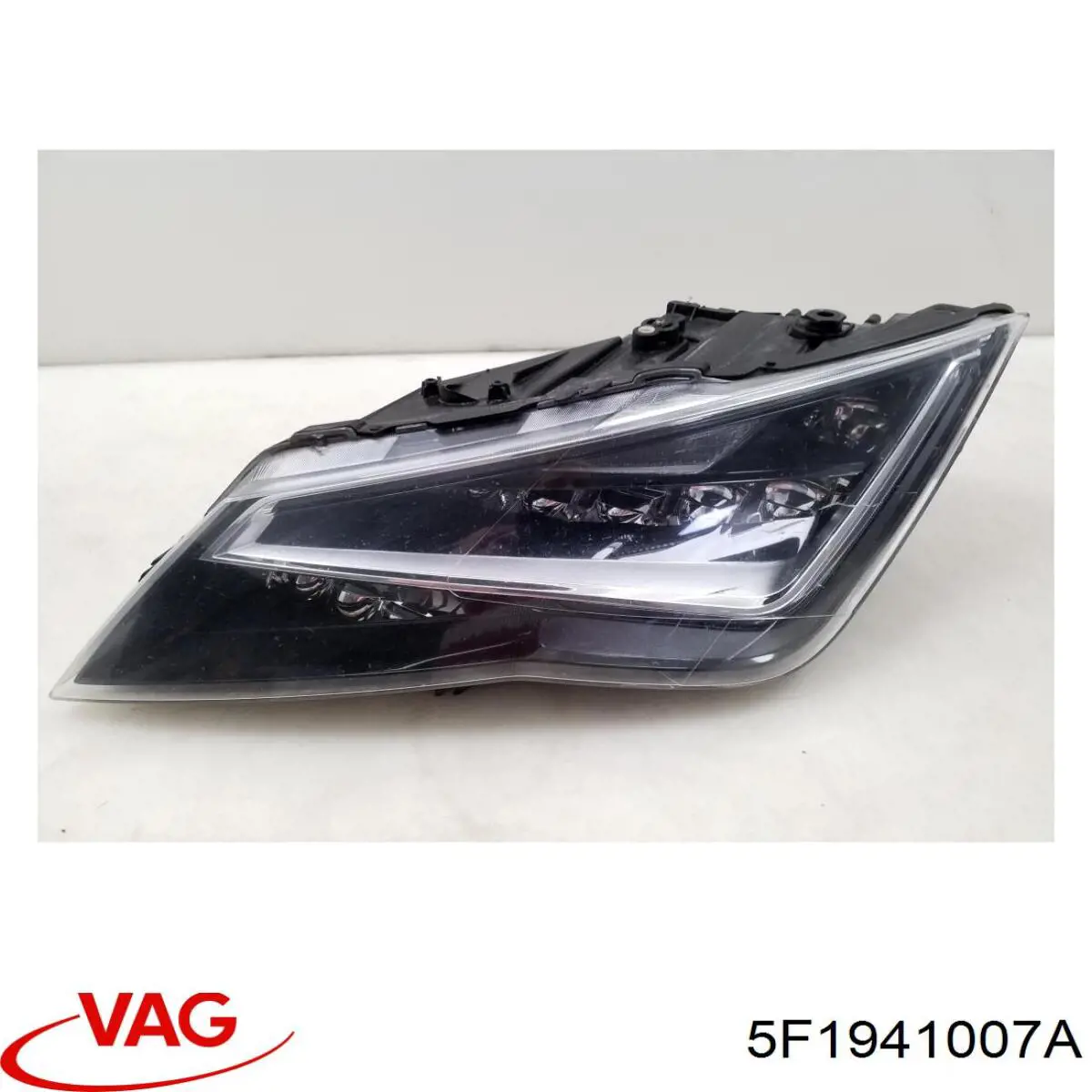 Luz esquerda VALEO 45104 preço, a partir de 600,92 USD