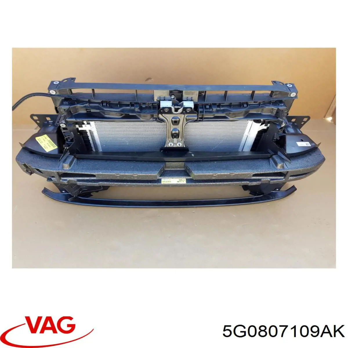 Reforçador do pára-choque dianteiro VAG 5G0807109AK preço, a partir de 334,15 USD
