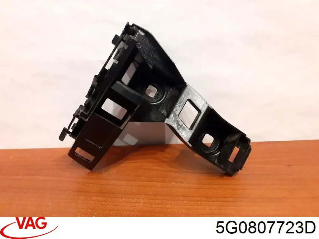 Consola do pára-choque dianteiro esquerdo VAG 5G0807723D preço, a partir de 16,50 USD