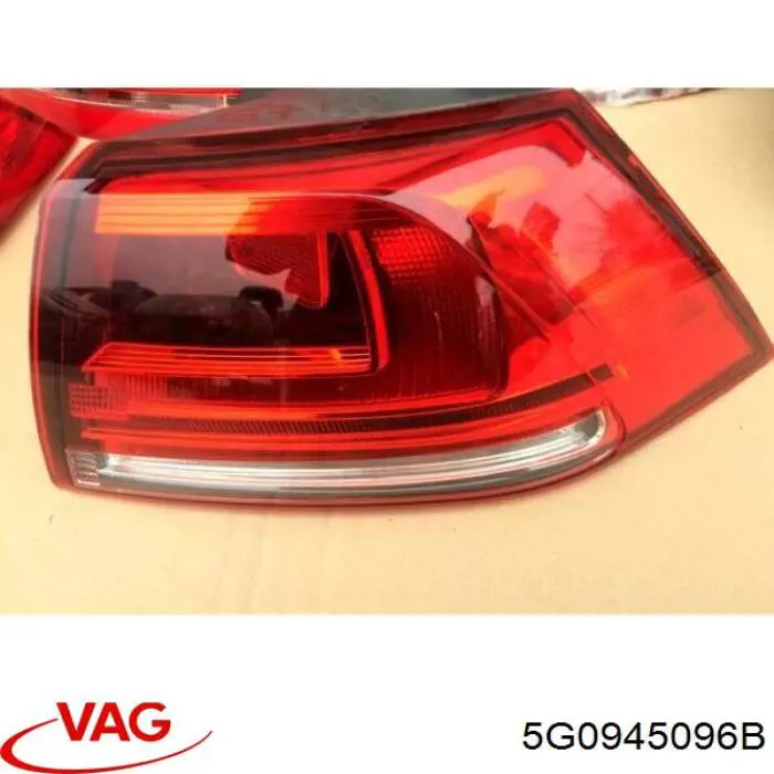 Lanterna traseira direita externa VAG 5G0945096B preço, a partir de 78,00 USD