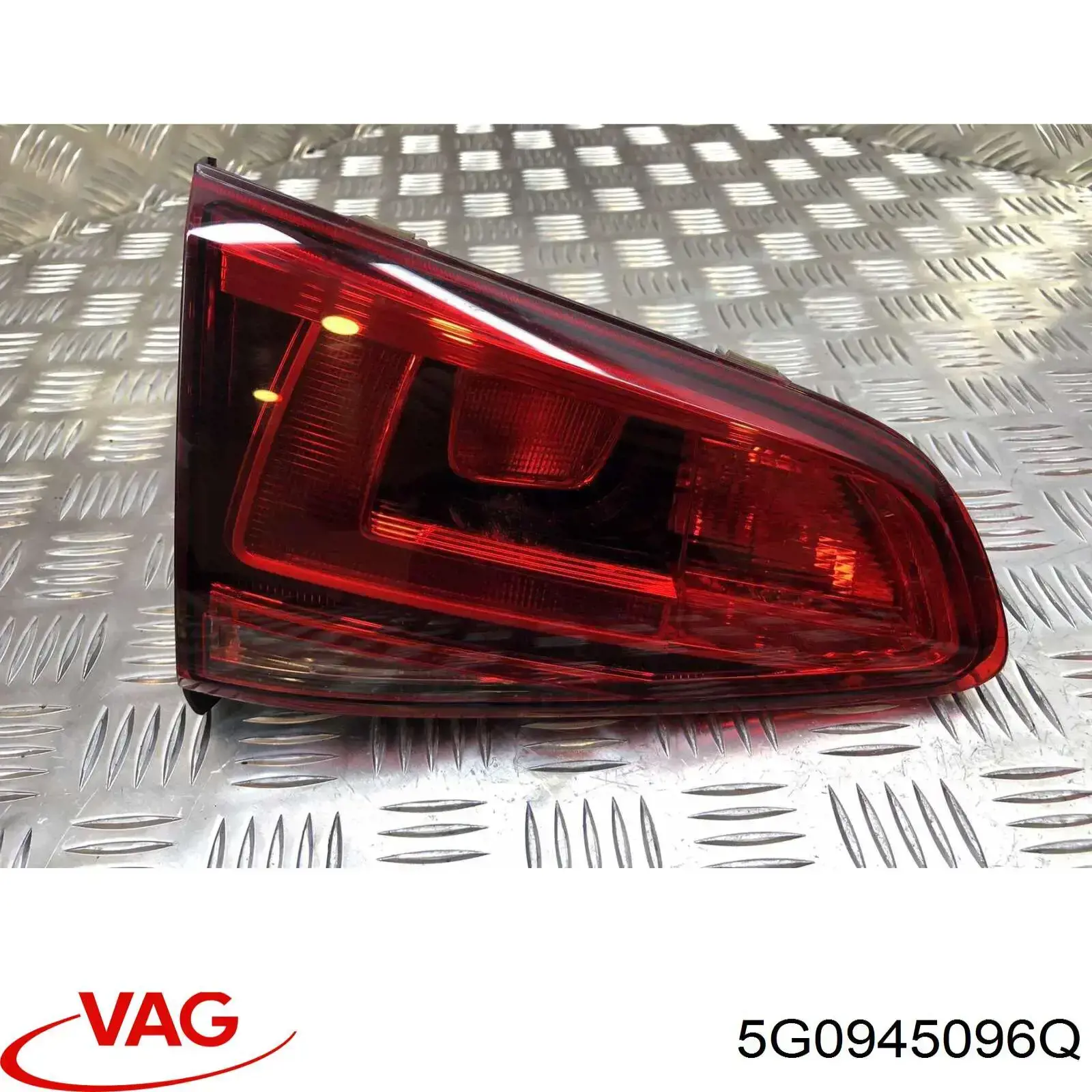 Lanterna traseira direita externa Diamond/DPA 99451803402 preço, a partir de 127,10 USD