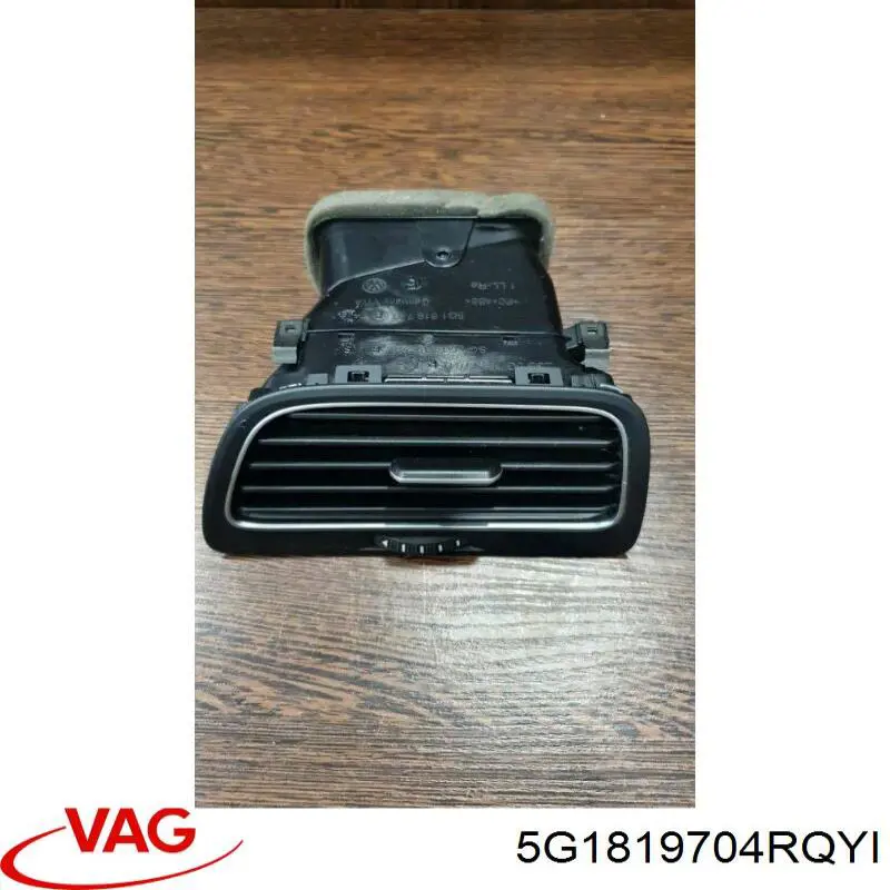5G1819704R VAG Conduto de ar (distribuidor de ar para "painel de instrumentos") direito