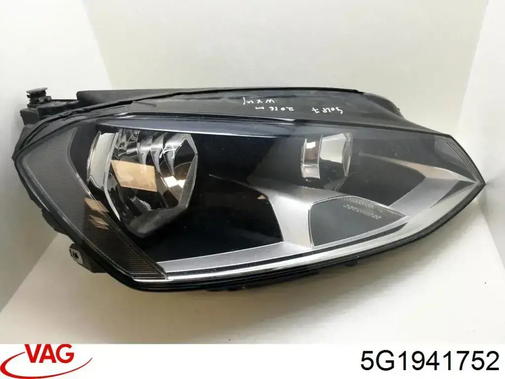 Luz direita VAG 5G1941752 preço, a partir de 740,98 USD