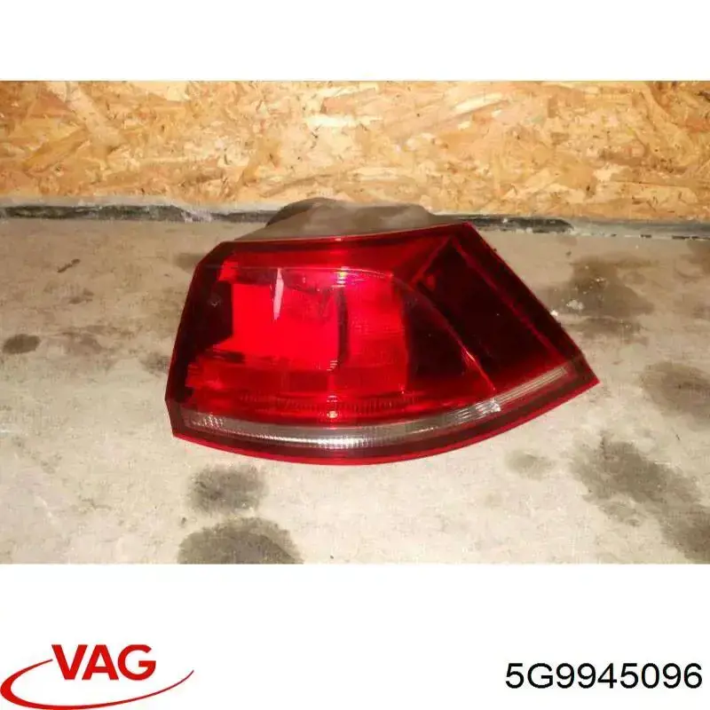 Lanterna traseira direita externa 44119F5RUE Depo/Loro/Abakus