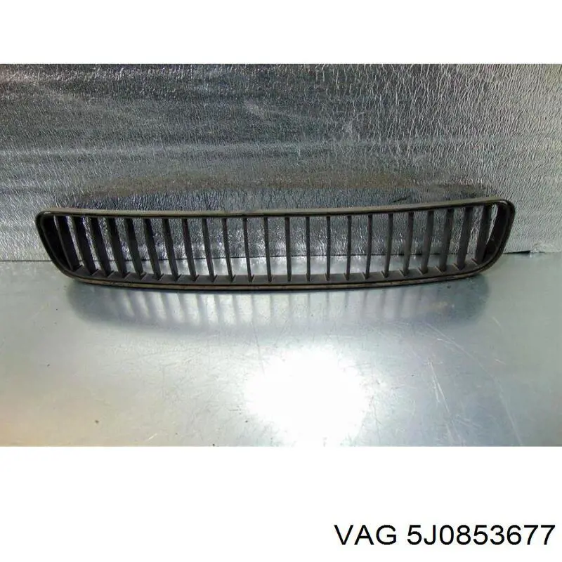 Compre 5J0853677 VAG Grelha central do pára-choque dianteiro
