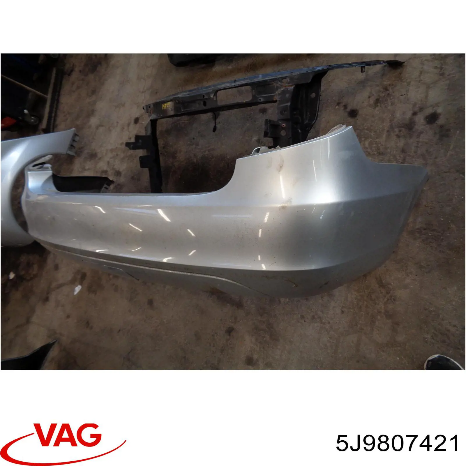 Compre 5J9807421 VAG Pára-choque traseiro