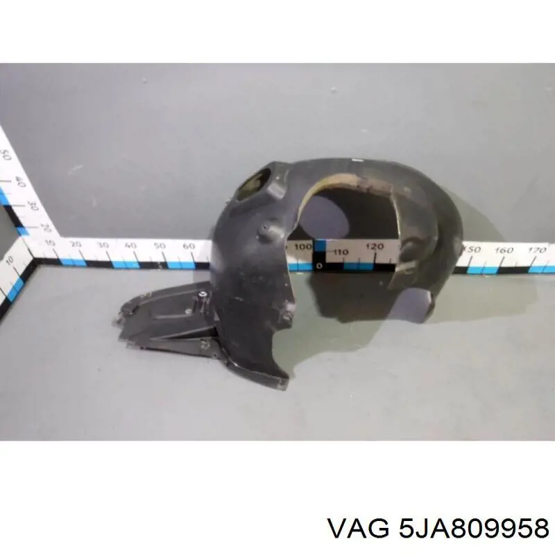 5JA809958A VAG Guarda-barras direito do pára-lama dianteiro