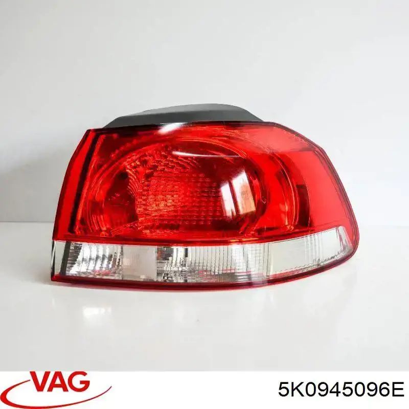 Lanterna traseira direita externa VAG 5K0945096E preço, a partir de 90,45 USD