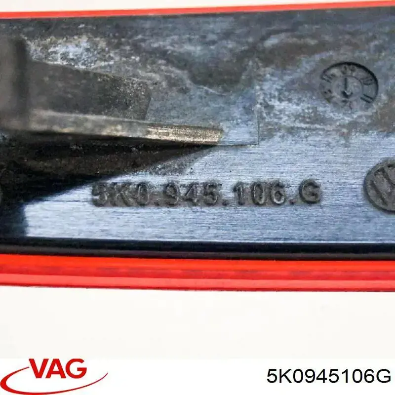 Retrorrefletor (refletor) do pára-choque dianteiro direito VAG 5K0945106G preço, a partir de 13,53 USD