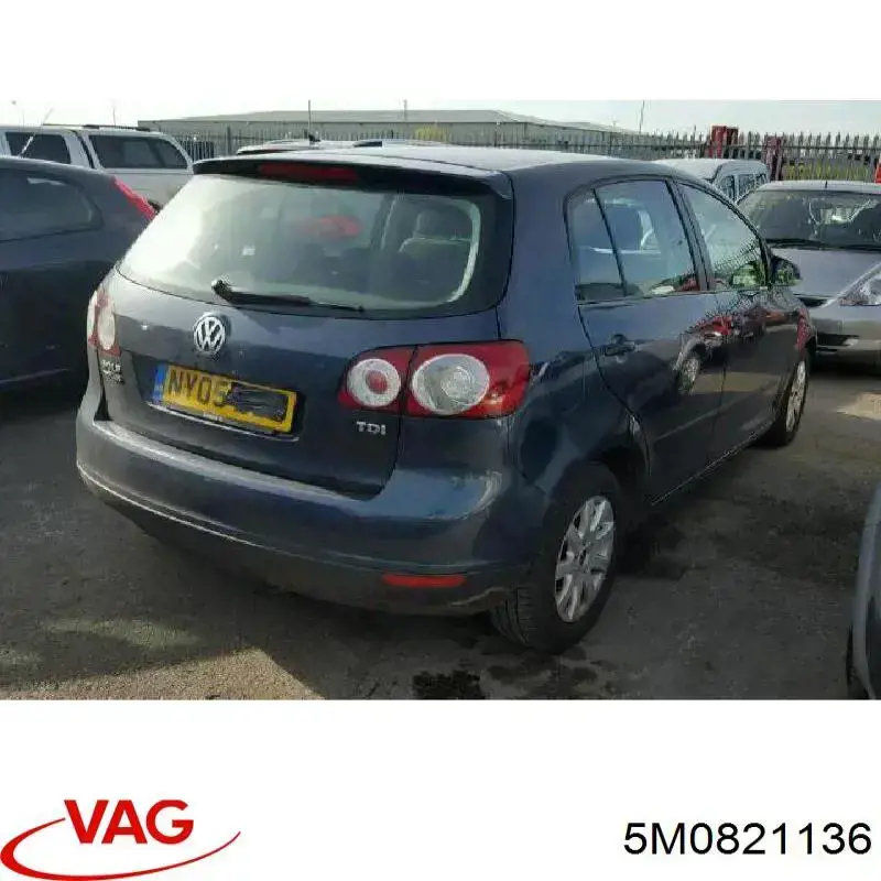 Compre 5M0821136 VAG Consola dianteira de fixação do pára-lama dianteiro direito