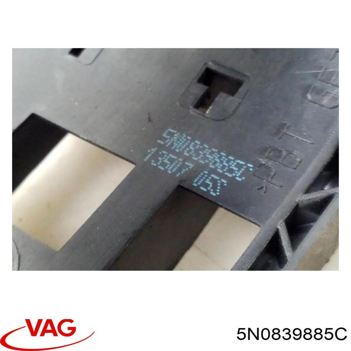 Suporte de maçaneta externa da porta dianteira direita Diamond/DPA 88391810902 preço, a partir de 16,16 USD