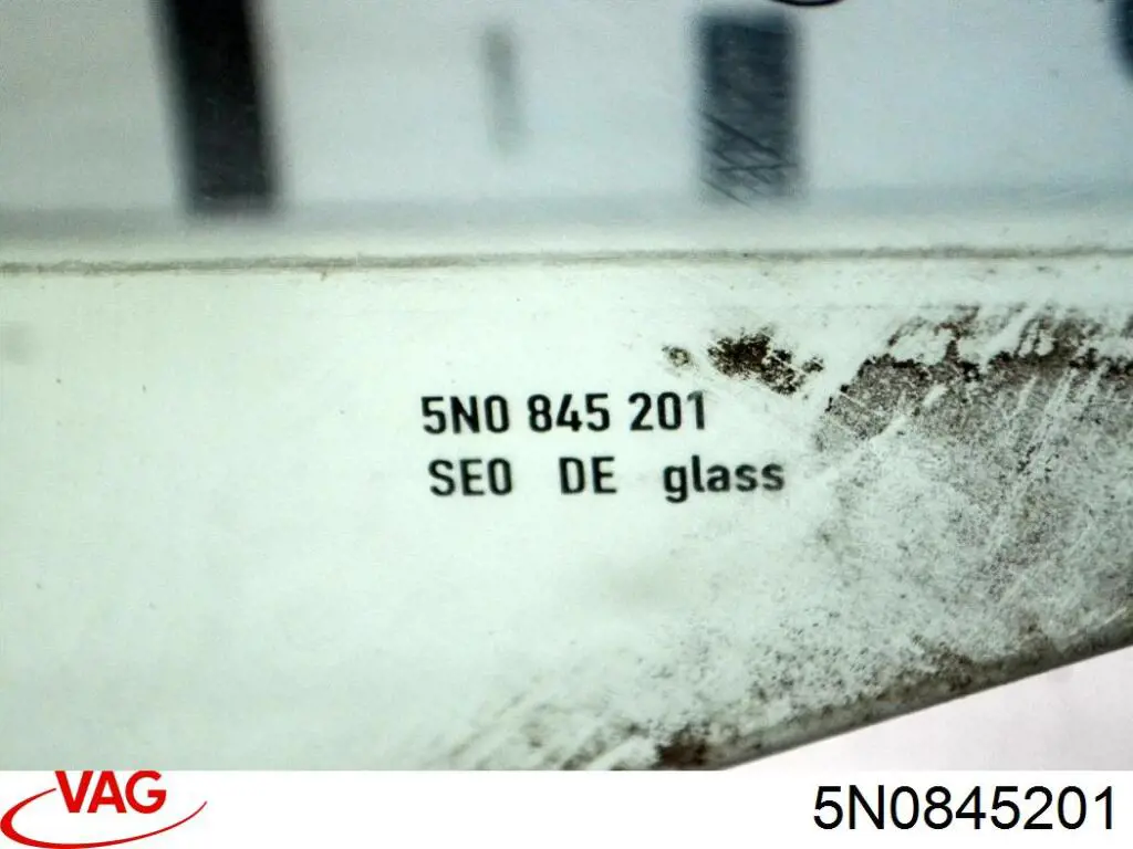 5N0845201 VAG Vidro da porta dianteira esquerda