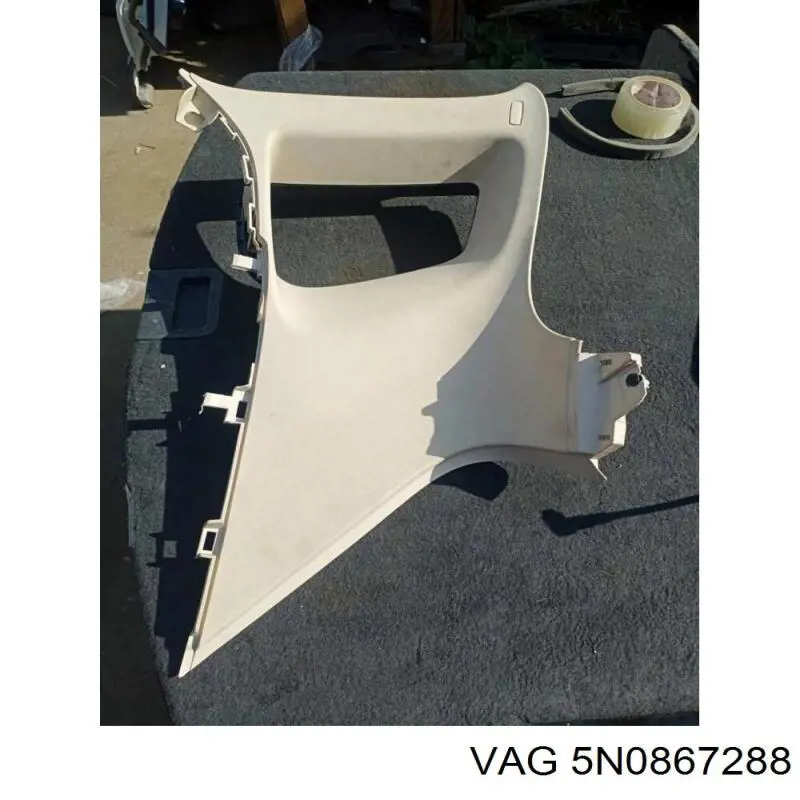 5N0867288 VAG Revestimento interno traseiro direito de suporte de carroçaria
