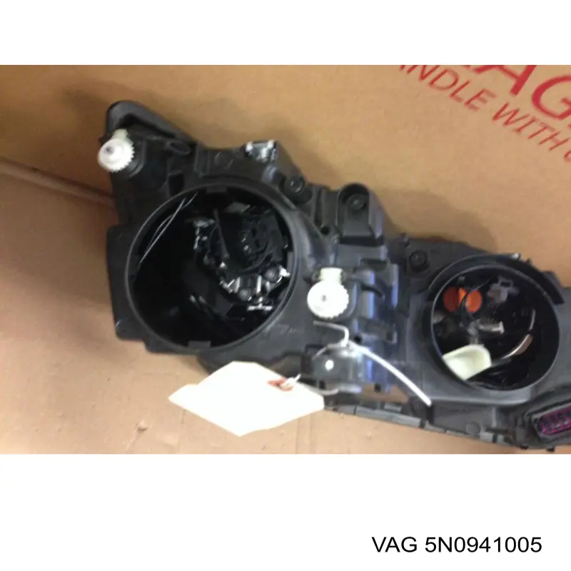 Luz esquerda VAG 5N0941005 preço, a partir de 239,87 USD