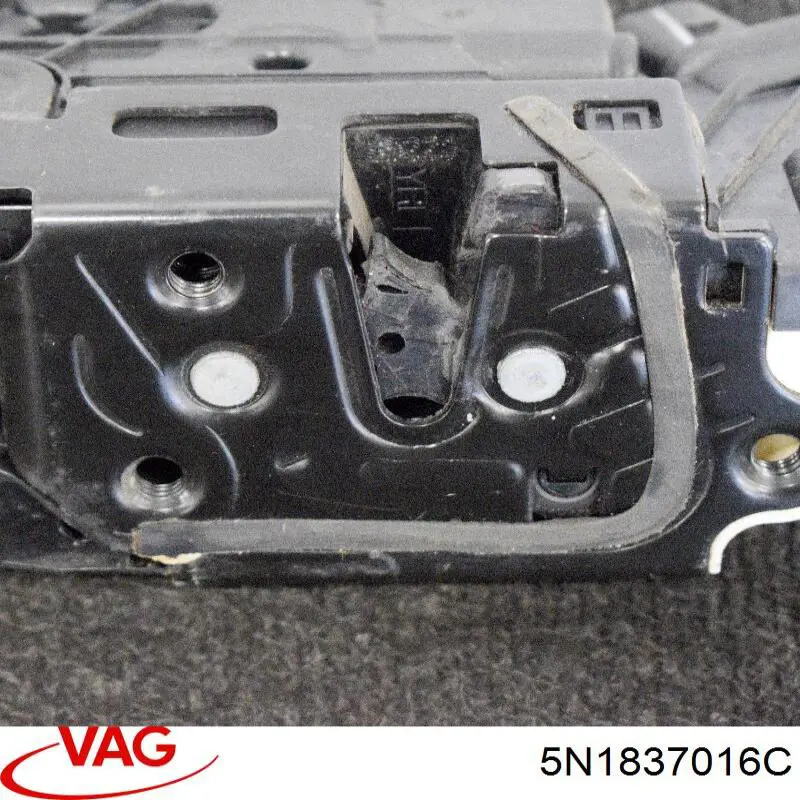 Compre 5N1837016C VAG Fecho da porta dianteira direita