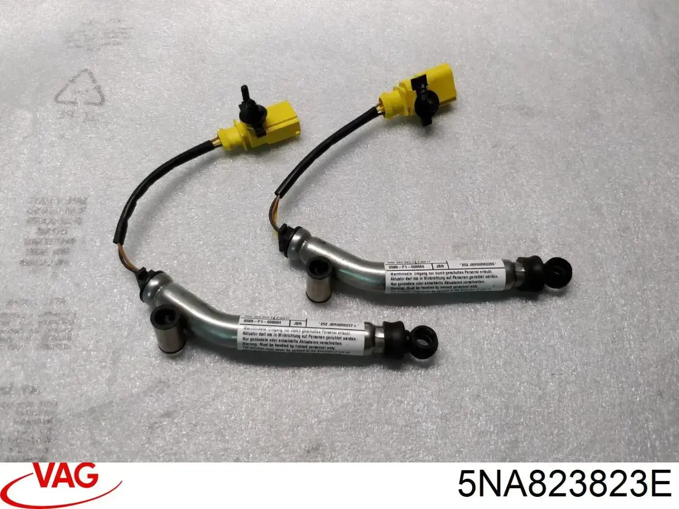 5NA823823E VAG Pirotecnia do capô