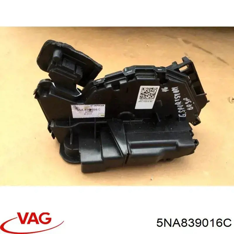 5NA839016C VAG Fecho da porta traseira direita