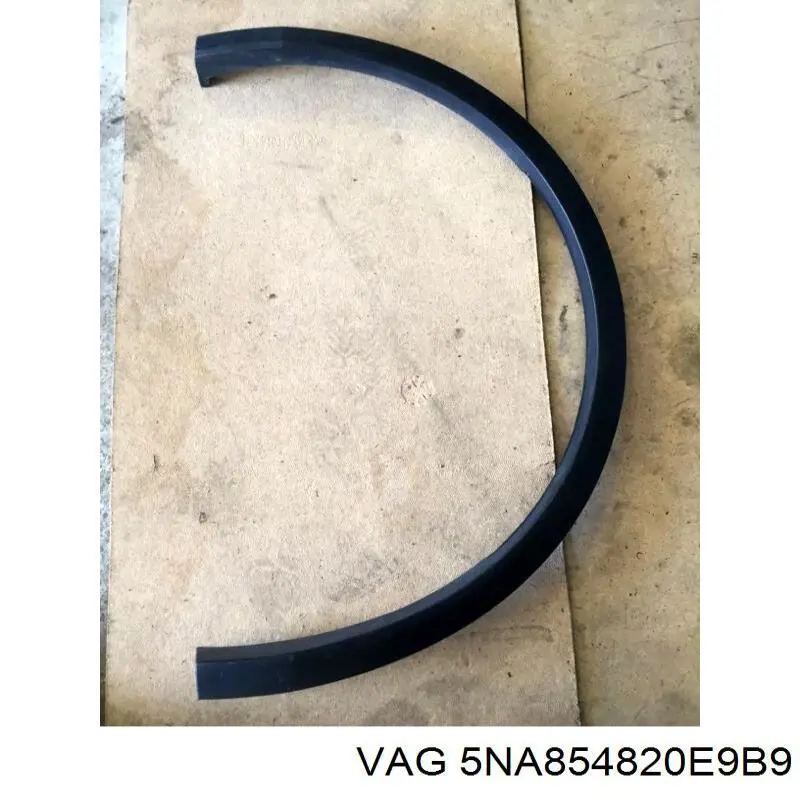 5NA854820K9B9 VAG Expansor direito (placa sobreposta) de arco do pára-lama traseiro