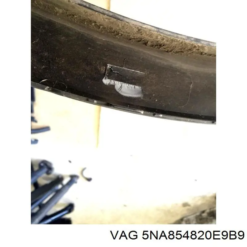 Expansor direito (placa sobreposta) de arco do pára-lama traseiro VAG 5NA854820K9B9 preço, a partir de 131,83 USD