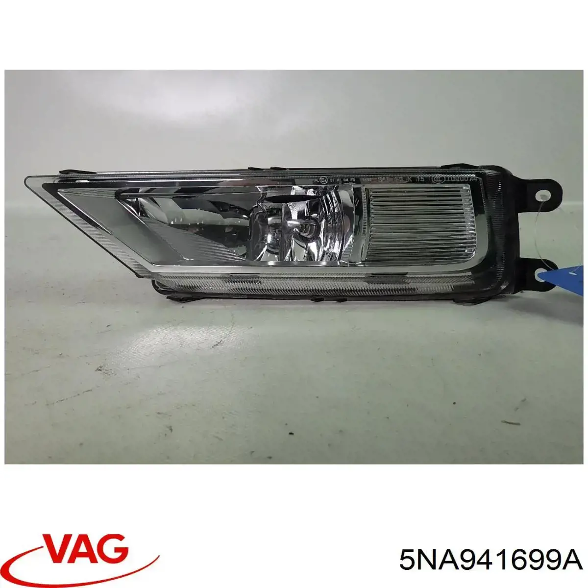 5NA941699A VAG Luzes de nevoeiro esquerdas