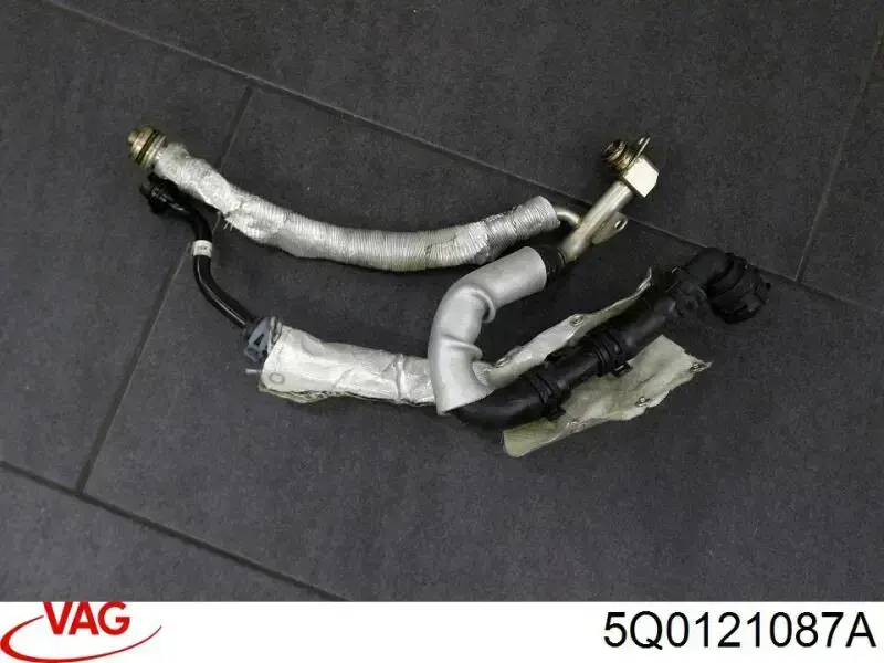 Compre 5Q0121087A VAG Flange do sistema de esfriamento (união em T)