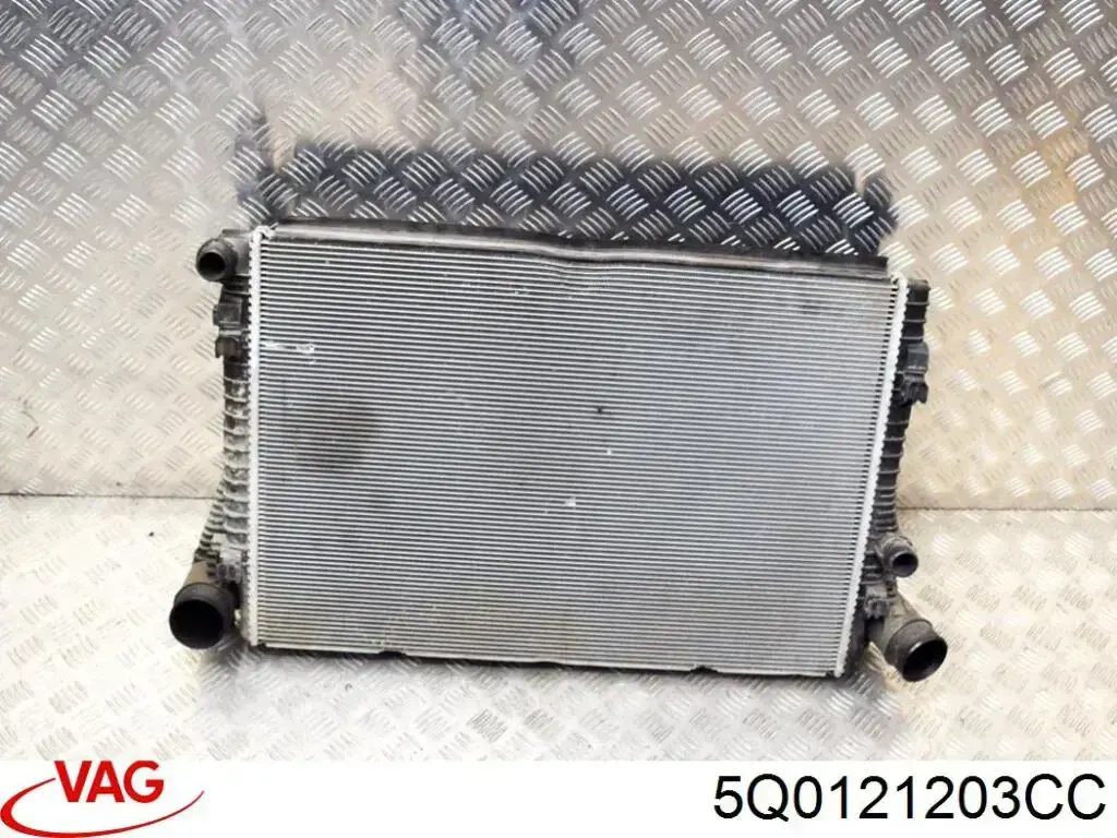 Compre 5Q0959455AF VAG Difusor do radiador de esfriamento, montado com motor e roda de aletas