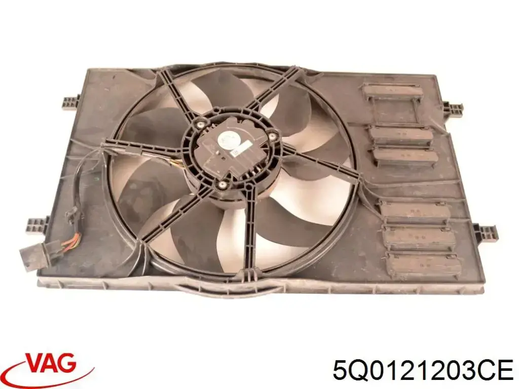 5Q0121203CE VAG Difusor do radiador de esfriamento, montado com motor e roda de aletas
