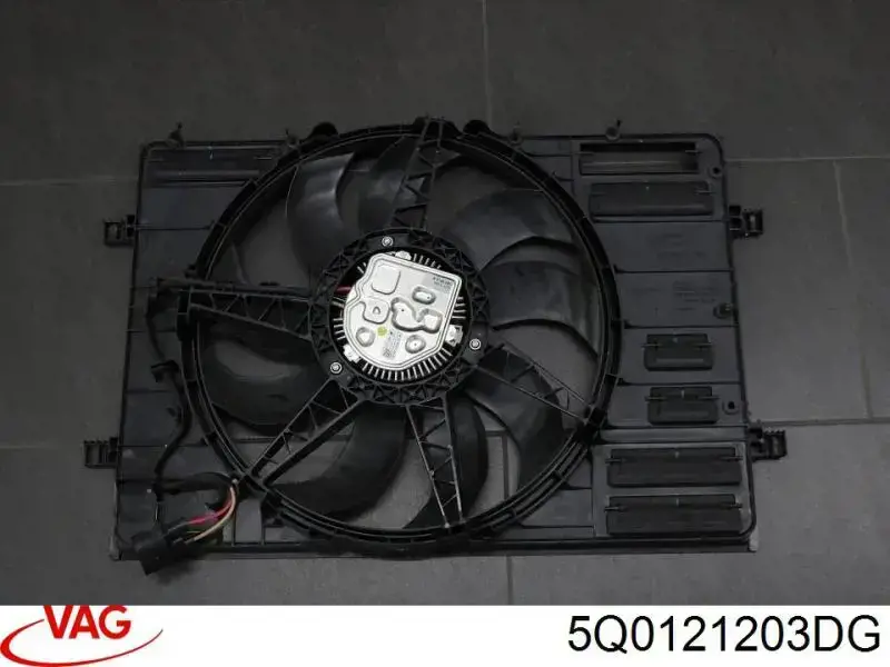 5Q0121203DG VAG Difusor do radiador de esfriamento, montado com motor e roda de aletas