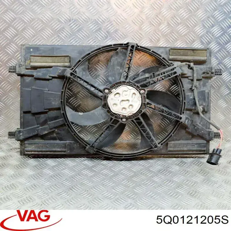 Difusor do radiador de esfriamento VAG 5Q0121205S preço, a partir de 109,32 USD
