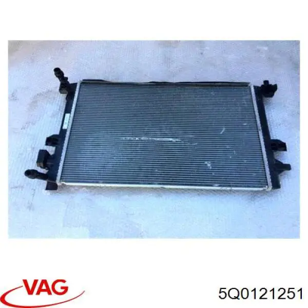Radiador de esfriamento de motor VAG 5Q0121251