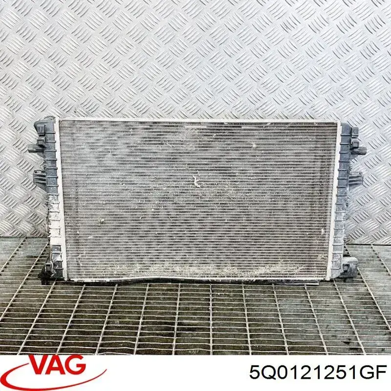 Radiador de esfriamento de motor adicional VAG 5Q0121251GF preço, a partir de 83,64 USD