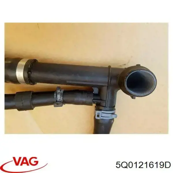 5Q0121619D VAG Flange do sistema de esfriamento (união em T)