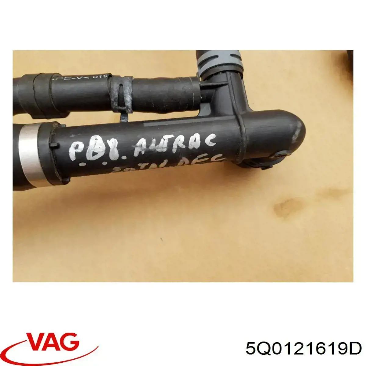 Compre 5Q0121619D VAG Flange do sistema de esfriamento (união em T)