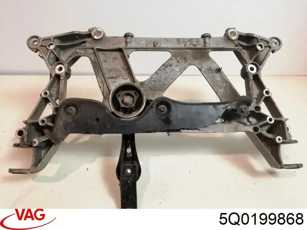 Compre 5Q0199868 VAG Bloco silencioso (coxim) de viga dianteira (de plataforma veicular)