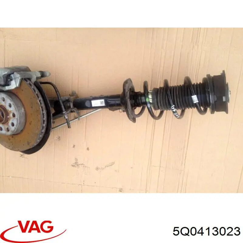 Compre 5Q0413023 VAG Amortecedor dianteiro direito