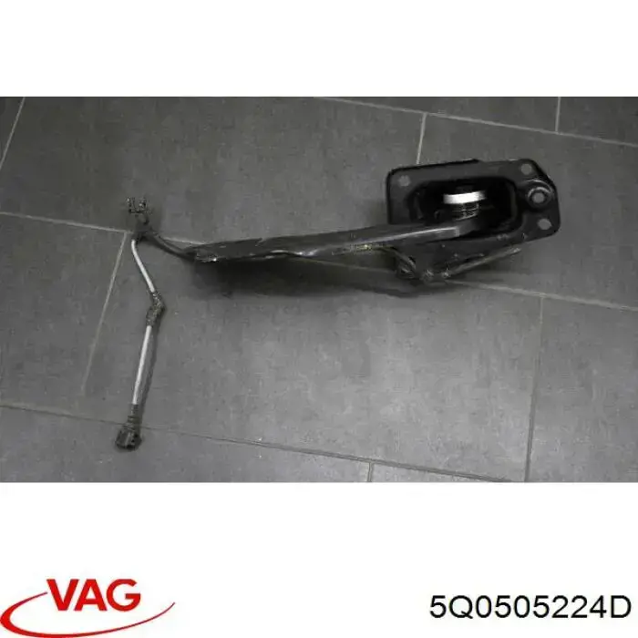 Braço oscilante (tração) longitudinal inferior direito de suspensão traseira VAG 5Q0505224D preço, a partir de 73,34 USD