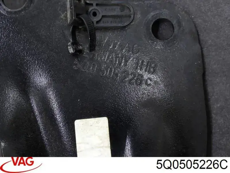 Compre 5Q0505226C VAG Braço oscilante (tração) longitudinal inferior direito de suspensão traseira