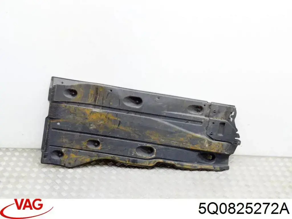 Compre 5Q0825272A VAG Proteção dianteira direita de fundo