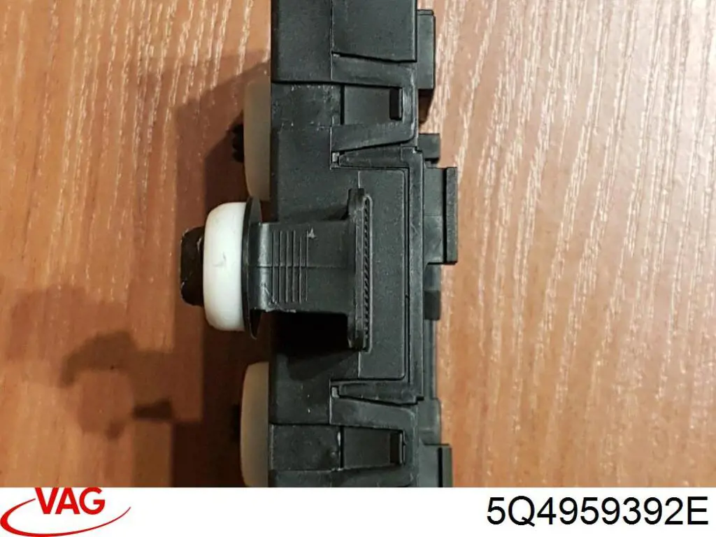 Compre 5Q4959392E VAG Módulo de conforto da porta dianteira