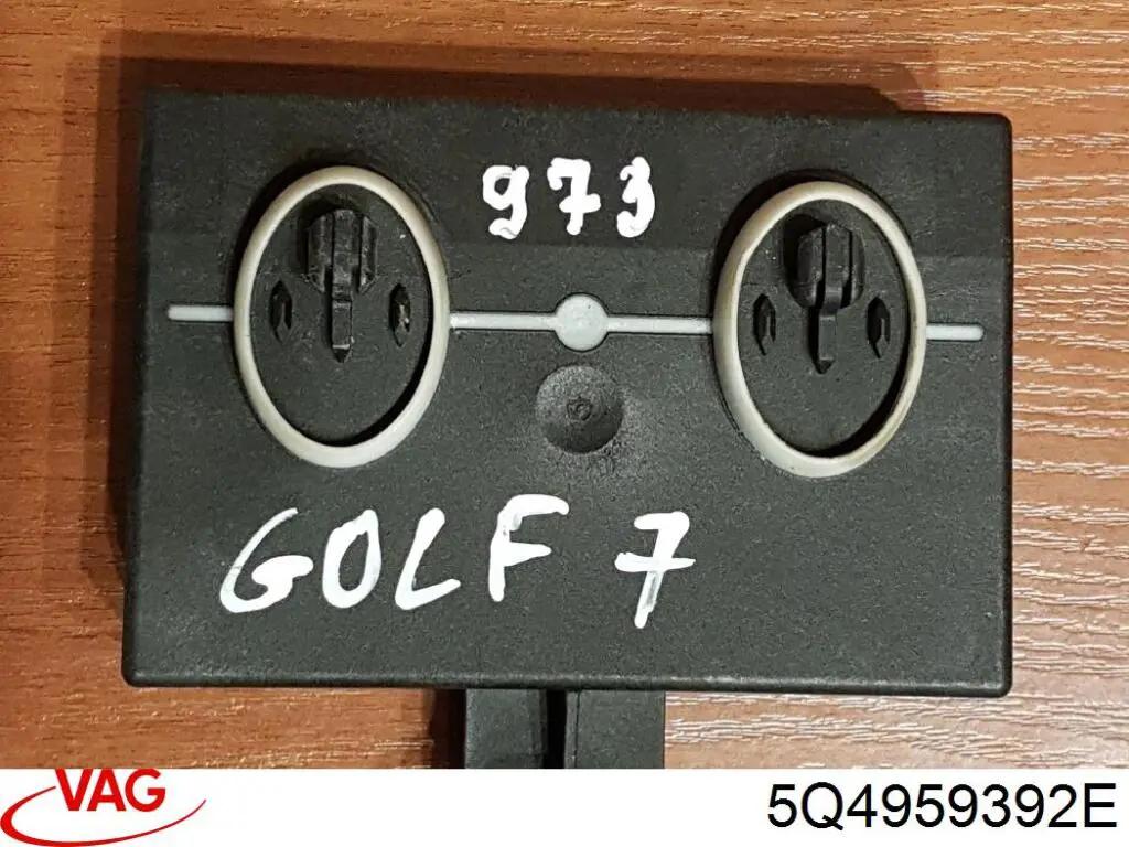 Módulo de conforto da porta dianteira VAG 5Q4959392E preço, a partir de 56,18 USD