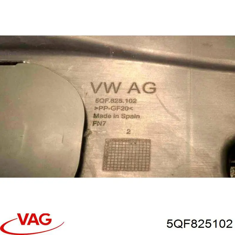5QF825102 VAG Proteção de fundo traseira direita