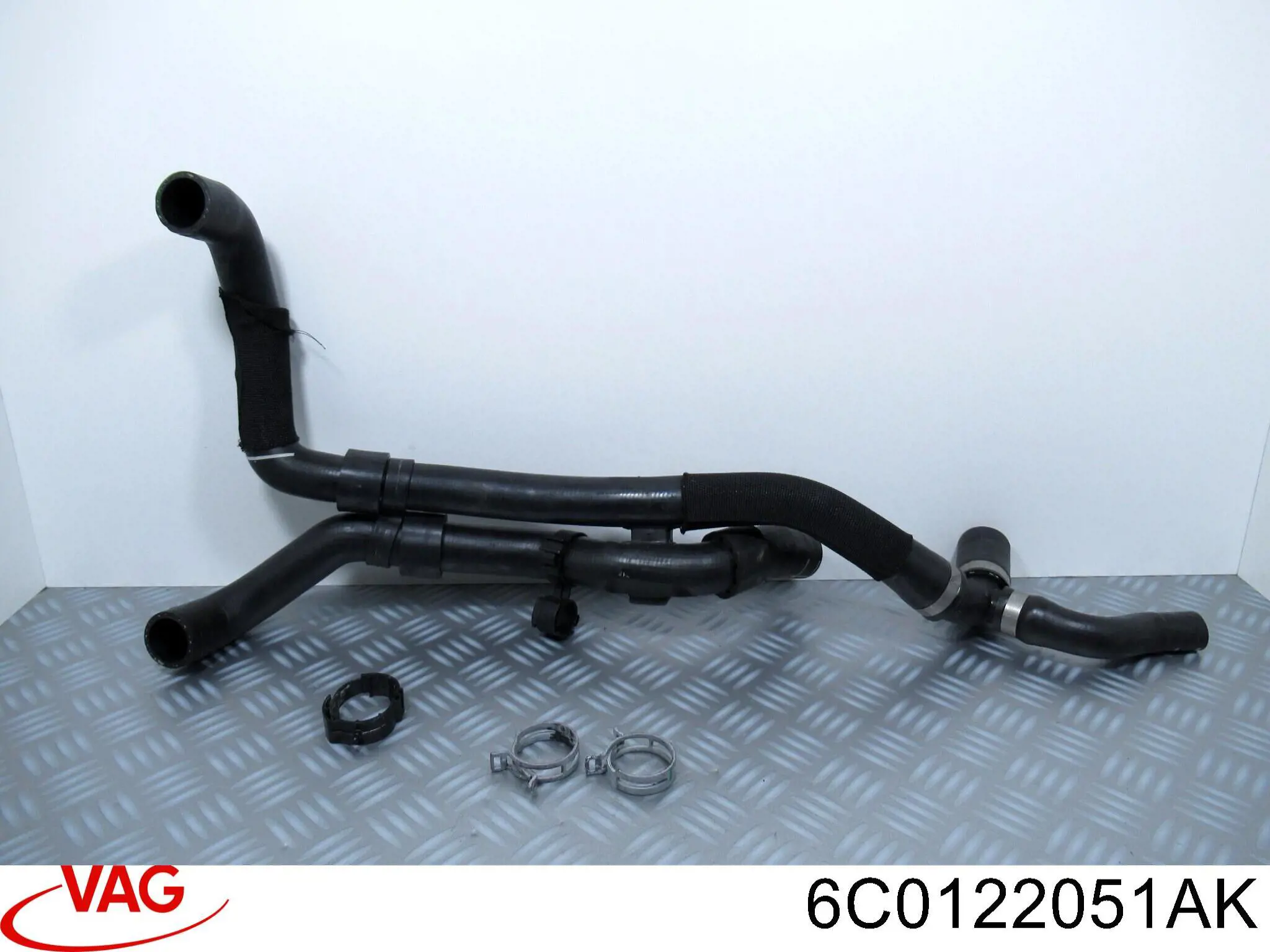 Mangueira (cano derivado) do radiador de esfriamento superior VAG 6C0122051AK preço, a partir de 71,23 USD