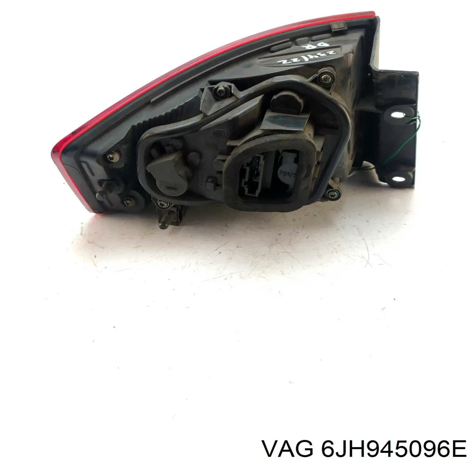 Compre 6JH945096E VAG Lanterna traseira direita externa