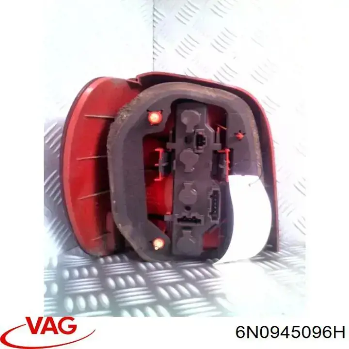 Lanterna traseira direita VAG 6N0945096H preço, a partir de 37,46 USD