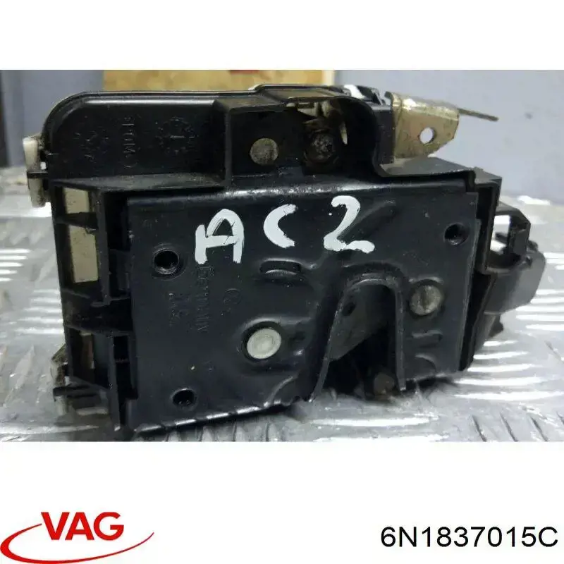 Fecho da porta dianteira esquerda VAG 6N1837015C preço, a partir de 21,32 USD