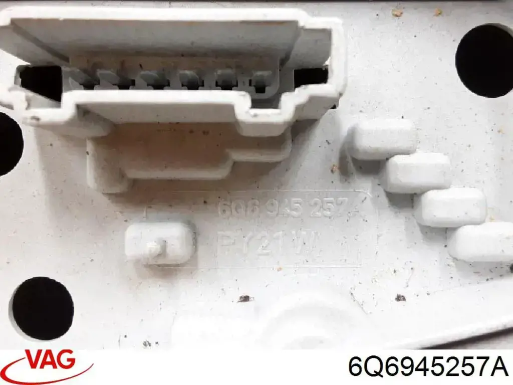 6Q6945257A VAG Base (casquilho) da luz traseira