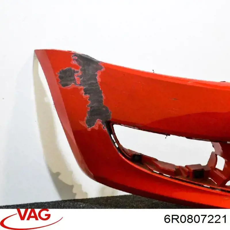 Compre 6R0807221 VAG Pára-choque dianteiro