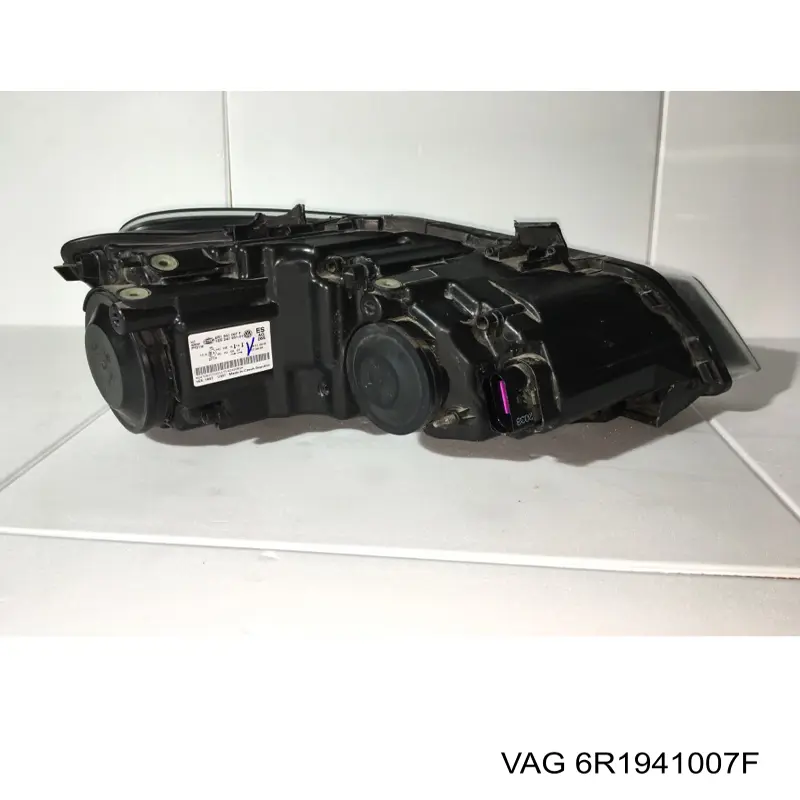 Luz esquerda VAG 6R1941007F preço, a partir de 200,93 USD