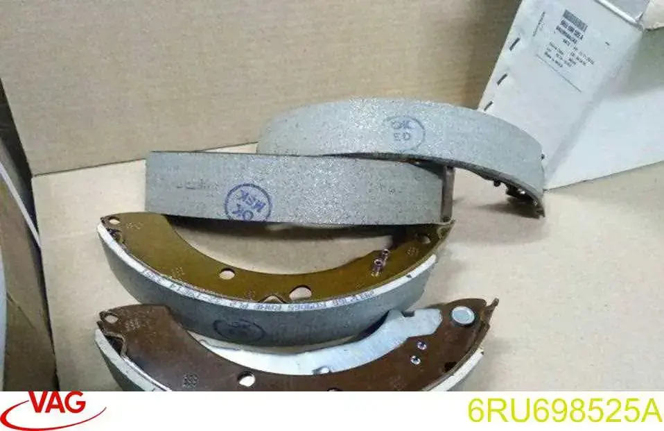 Compre 6RU698525A VAG Sapatas do freio traseiras de tambor